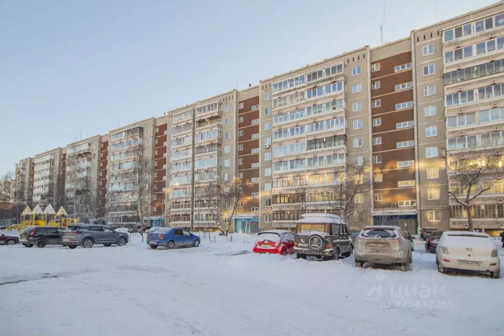 3-к кв. Свердловская область, Екатеринбург ул. Металлургов, 46 (64.0 ... - Фото 1