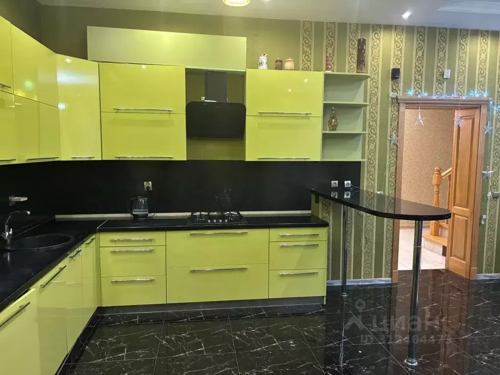 Дом в Калининградская область, Пионерский Рабочая ул., 9 (210 м) - Фото 1