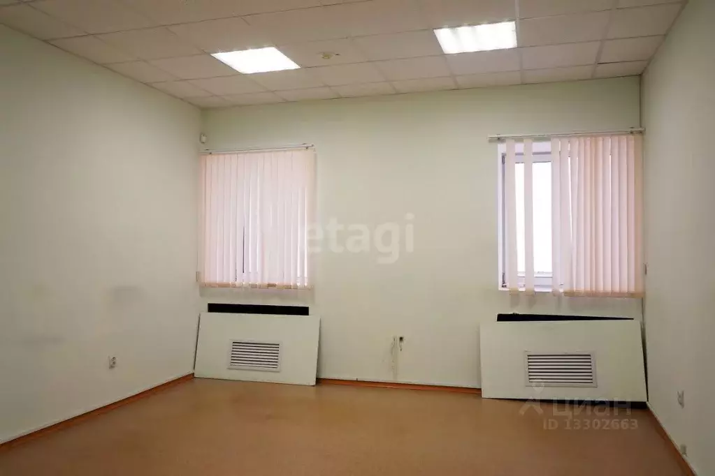 Офис в Ханты-Мансийский АО, Сургут Индустриальная ул., 42с4 (26 м) - Фото 1