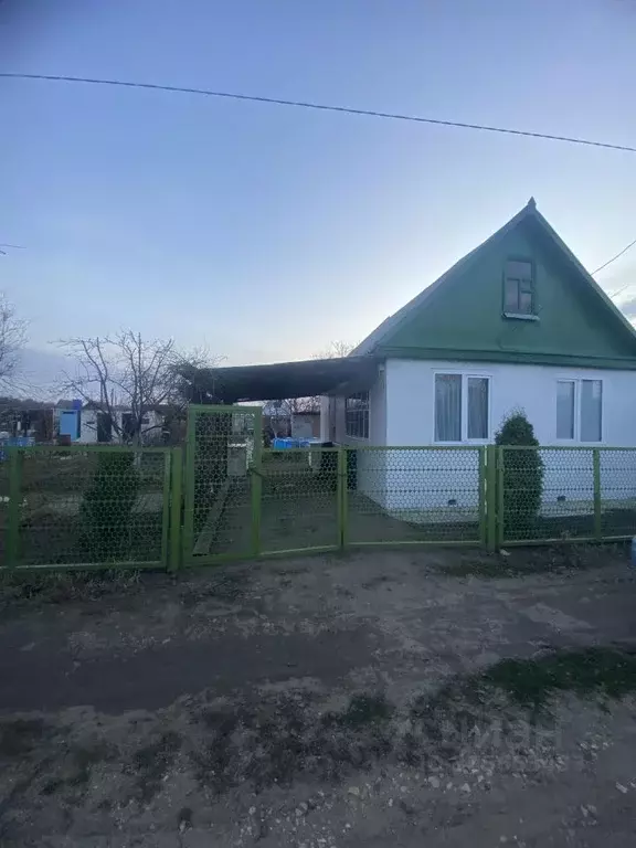 Дом в Саратовская область, Энгельсский район, Красноярское ... - Фото 0