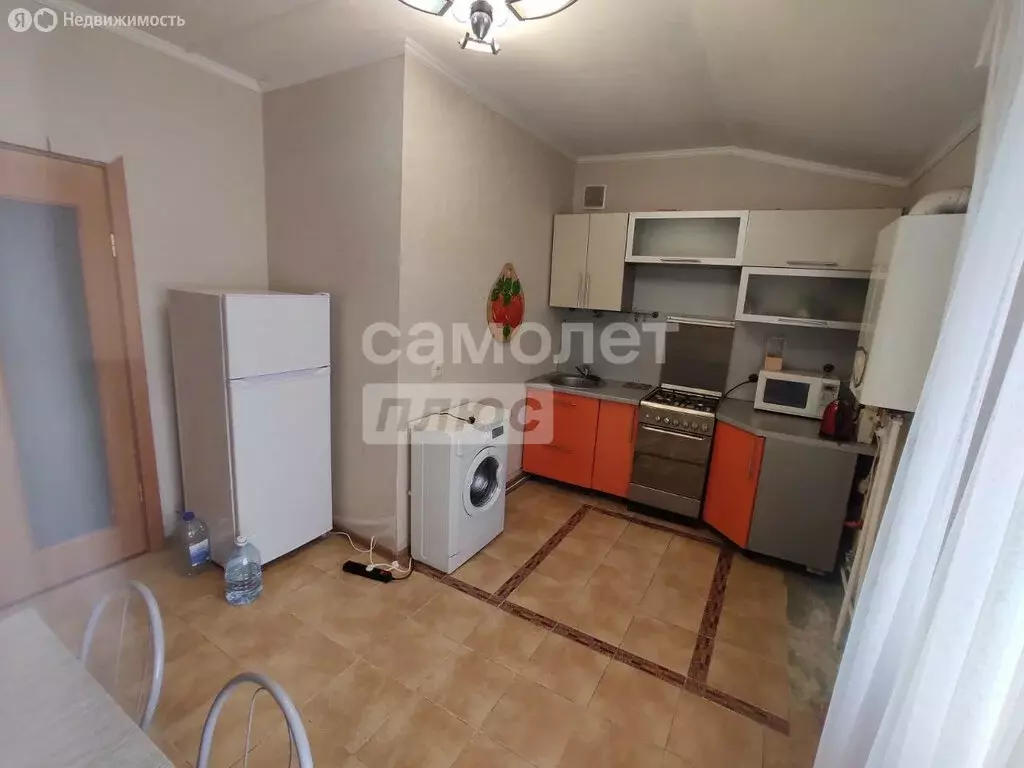 2-комнатная квартира: Элиста, улица Илишкина, 1 (59 м) - Фото 1