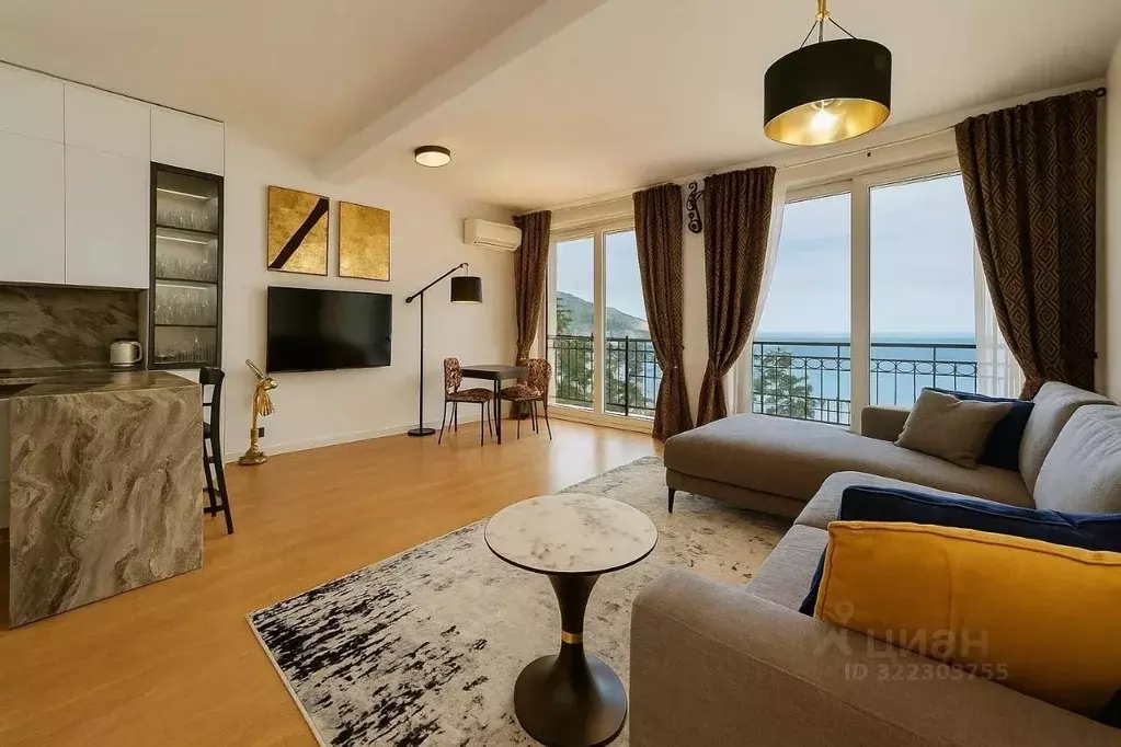 1-к кв. Крым, Алушта ул. Ленина, 2/1 (50.0 м) - Фото 1