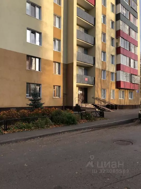 3-к кв. Татарстан, Нижнекамск Вокзальная ул., 4 (62.0 м) - Фото 0