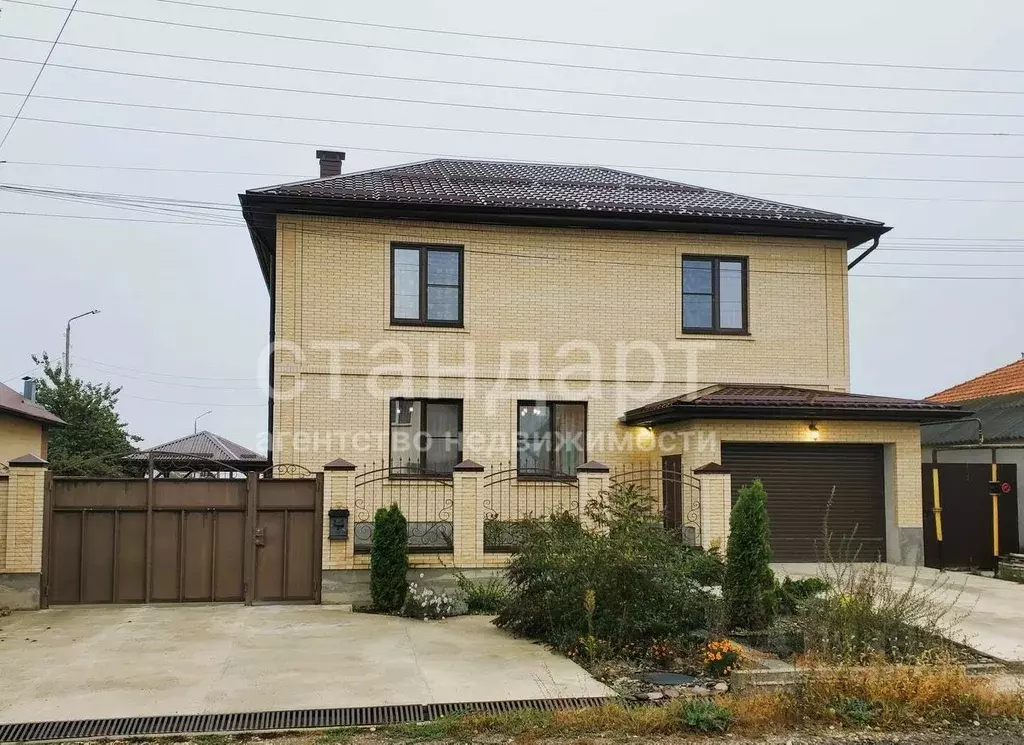 Дом в Ставропольский край, Ессентуки ул. Губина (247 м) - Фото 1