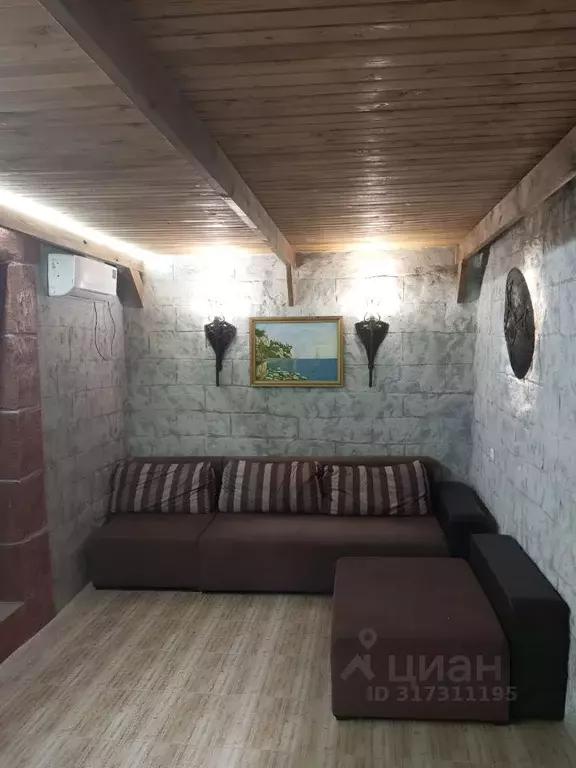 Дом в Крым, Черноморский район, Медведевское с/пос, с. Медведево ул. ... - Фото 0