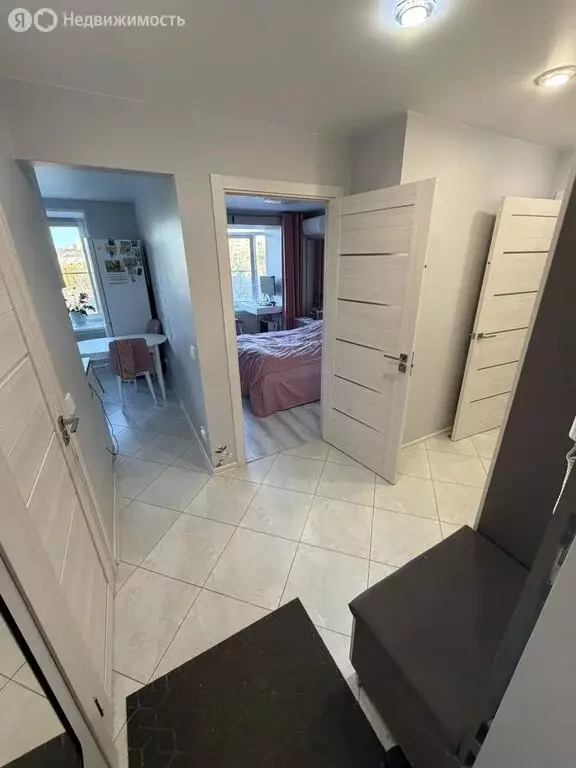 2-комнатная квартира: Нижний Новгород, улица Октябрьской Революции, 51 ... - Фото 1