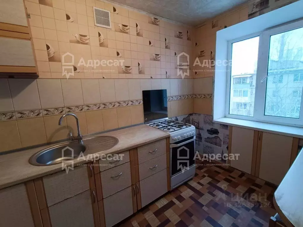 2-к кв. Волгоградская область, Волгоград ул. Кирова, 128 (51.5 м) - Фото 2