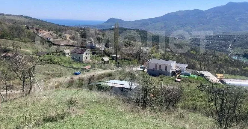 Участок в Крым, Алушта муниципальный округ, с. Лучистое ул. ... - Фото 0