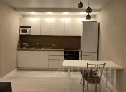 2-к кв. Тюменская область, Тюмень Профсоюзная ул., 5а (56.0 м) - Фото 0