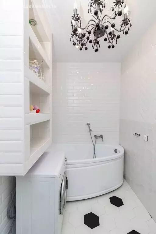 2-комнатная квартира: Тюмень, улица Мельникайте, 38 (62 м) - Фото 1