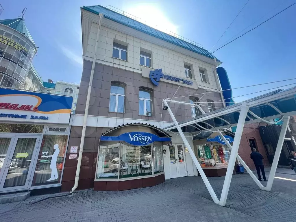 Офис, 111.9 м на Красном проспекте рядом с метро - Фото 1