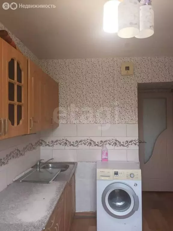 3-комнатная квартира: Курган, жилой район Заозёрный, 1-й микрорайон, ... - Фото 1
