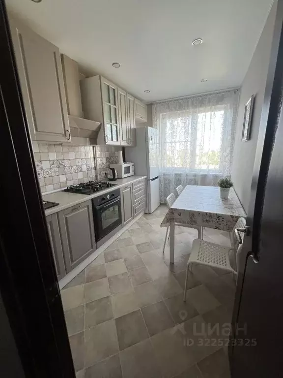 3-к кв. Волгоградская область, Волгоград Елецкая ул., 16 (64.7 м) - Фото 1