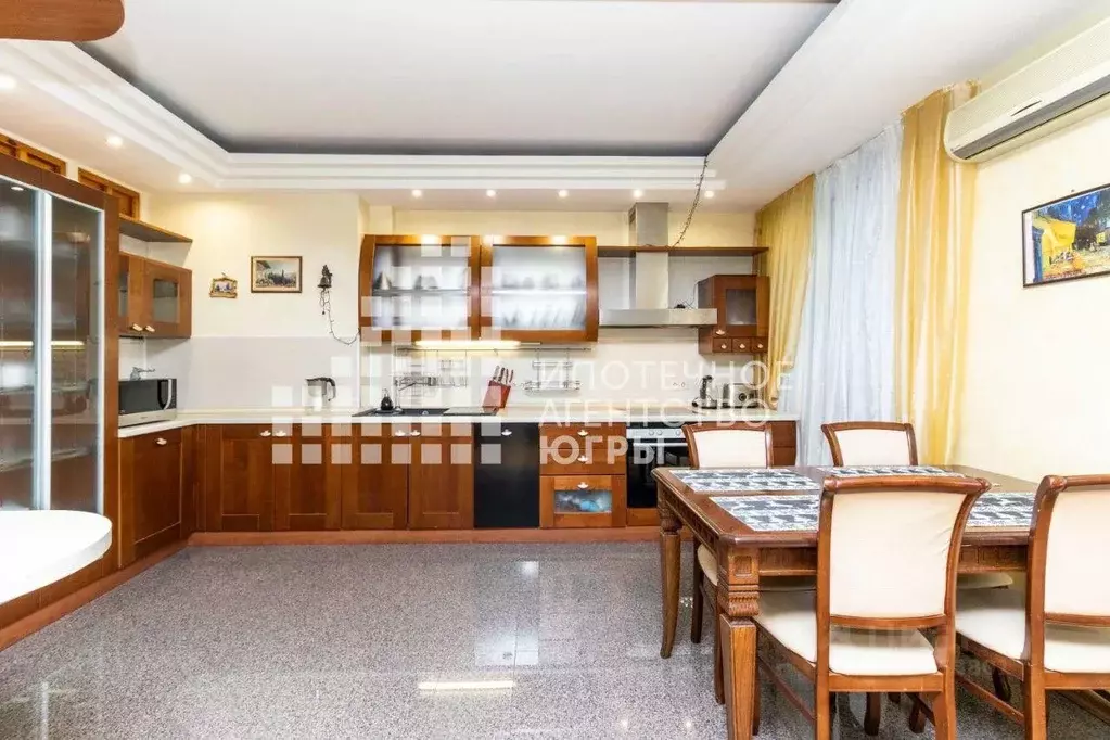 3-к кв. Ханты-Мансийский АО, Сургут Университетская ул., 5 (119.1 м) - Фото 1