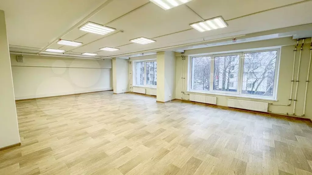 Аренда офиса 64.7 кв.метров, 2 этаж - Фото 1