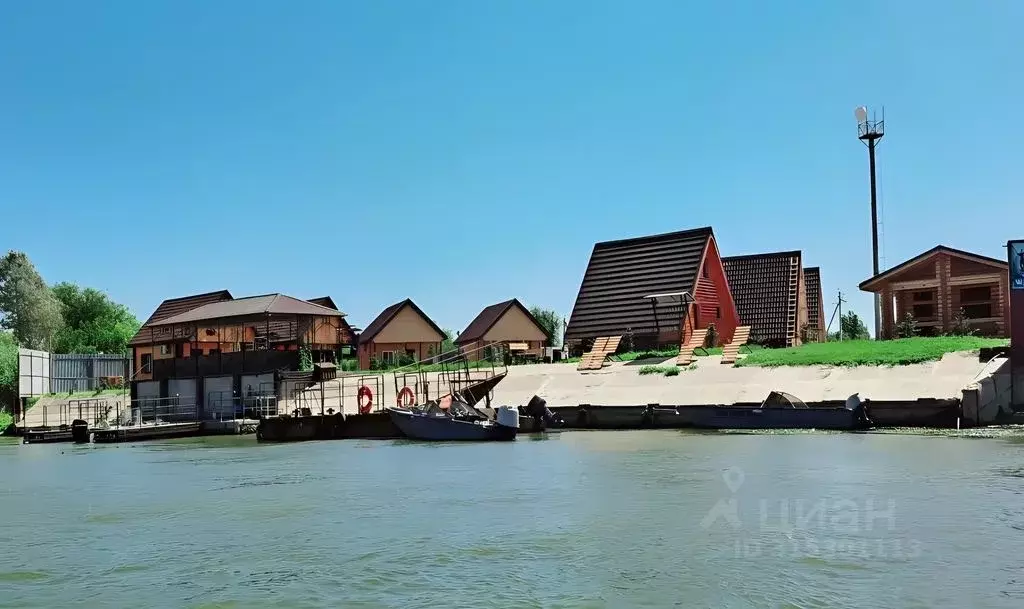 Дом в Астраханская область, Икрянинский район, с. Мумра ул. Дудкина, ... - Фото 0