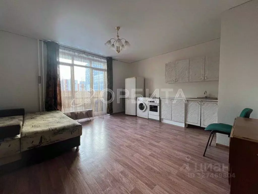 Студия Тюменская область, Тюмень ул. Тимофея Чаркова, 81 (27.6 м) - Фото 1