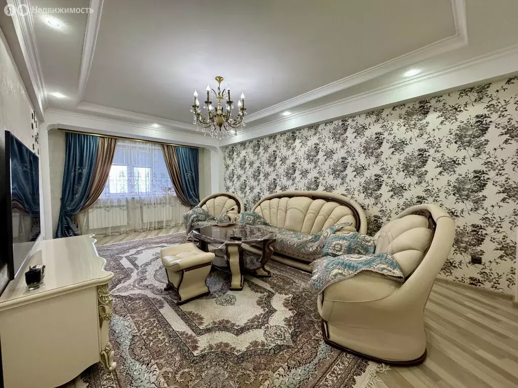 3-комнатная квартира: Дербент, улица Сальмана, 102 (114 м) - Фото 0