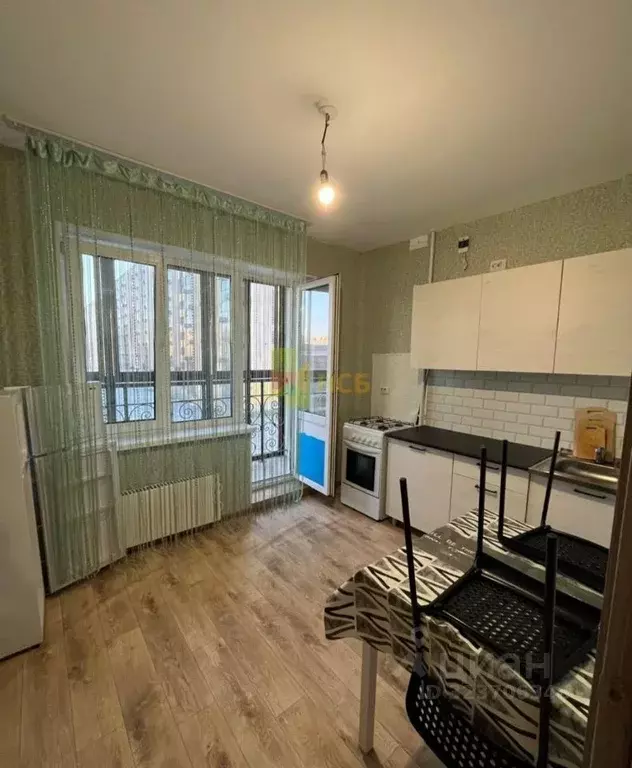 1-к кв. Омская область, Омск проезд 6-й Амурский, 18 (40.0 м) - Фото 2