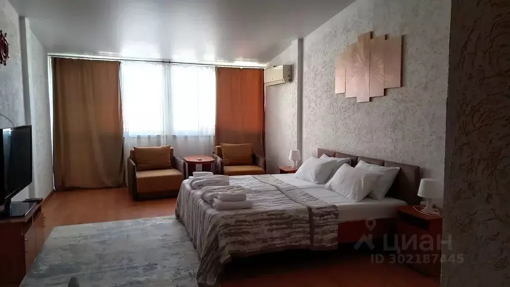 Комната Крым, Феодосия наб. Черноморская, 1Г - Фото 0