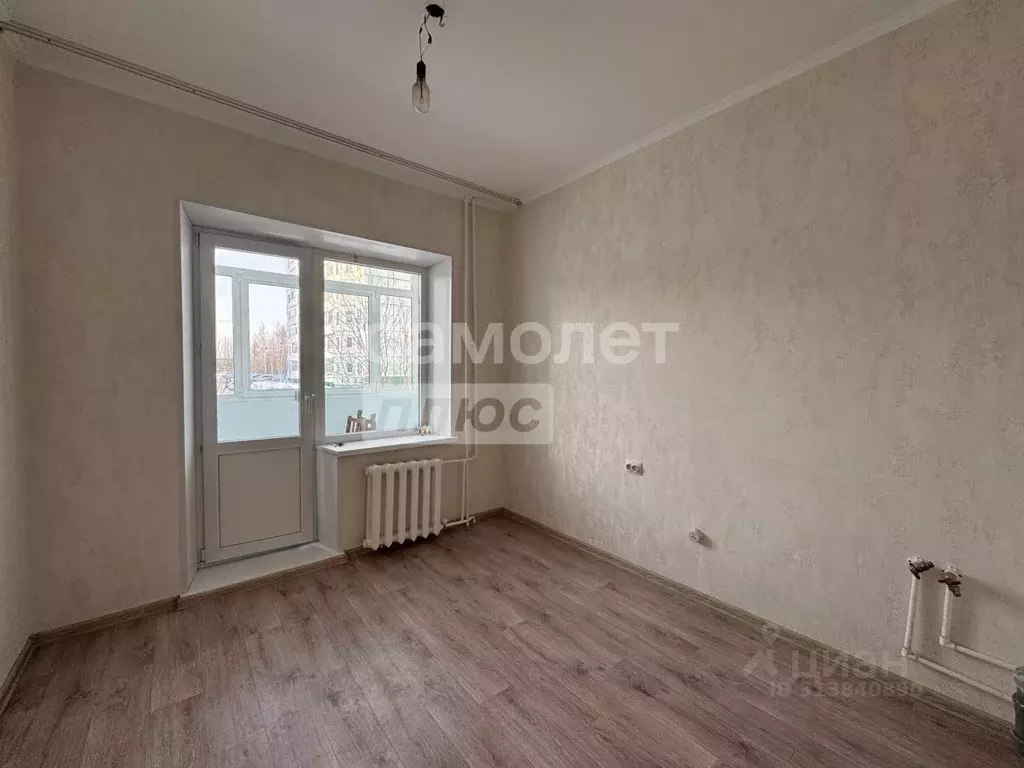 2-к кв. Ханты-Мансийский АО, Нижневартовск ул. Нефтяников, 37 (56.0 м) - Фото 0