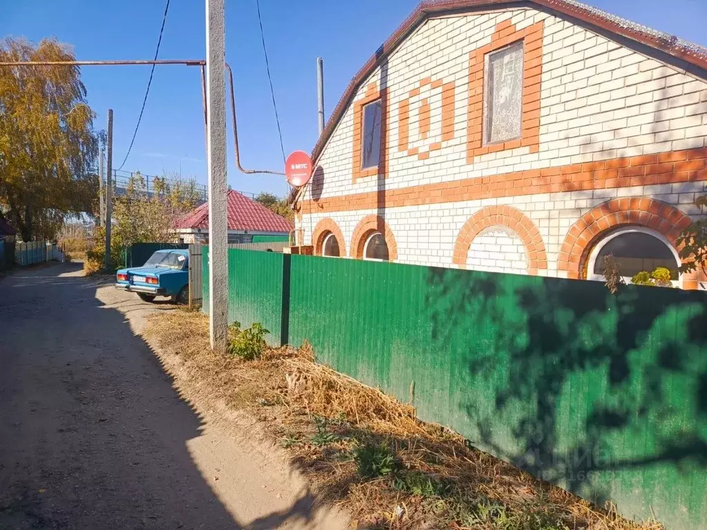 Дом в Саратовская область, пос. Светлый ул. 2-я Ленинская, 4 (95 м) - Фото 1