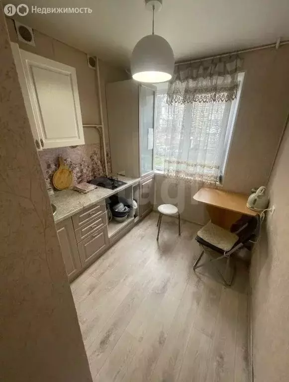 4-комнатная квартира: Миасс, улица Попова, 3 (61 м) - Фото 1