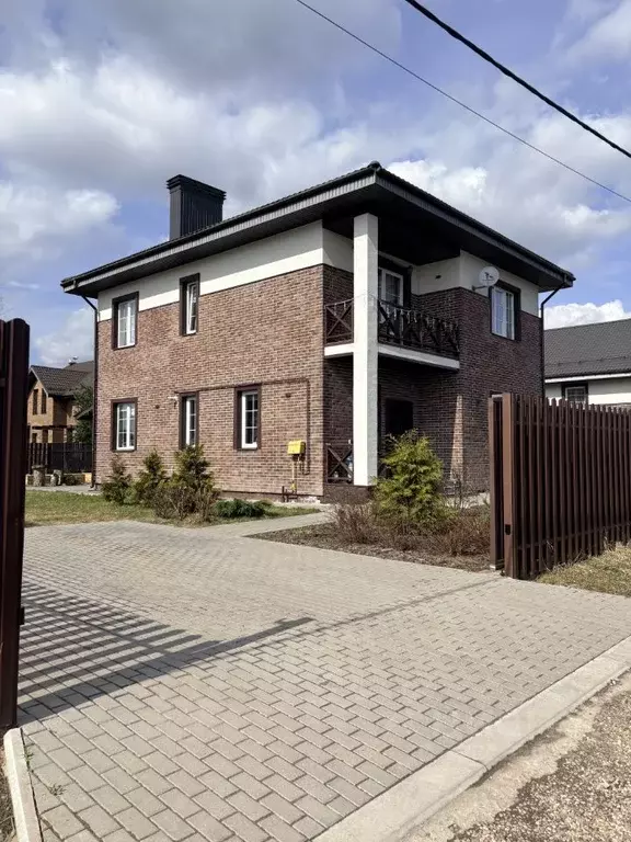 Дом в Москва д. Шарапово, ул. Горожанкина, 4/2 (244 м) - Фото 1