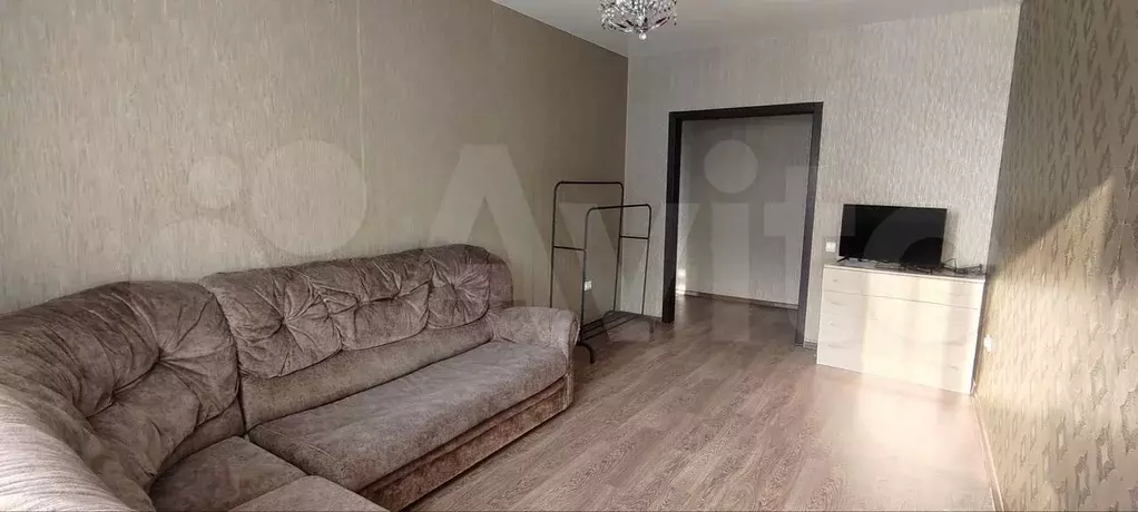 1-к. квартира, 40 м, 1/5 эт. - Фото 1