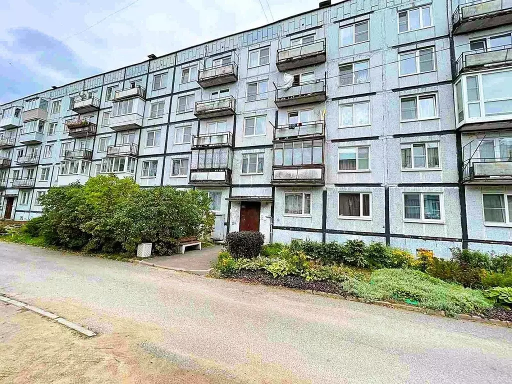 2-к кв. Ленинградская область, Ломоносовский район, Большая Ижора пгт ... - Фото 0