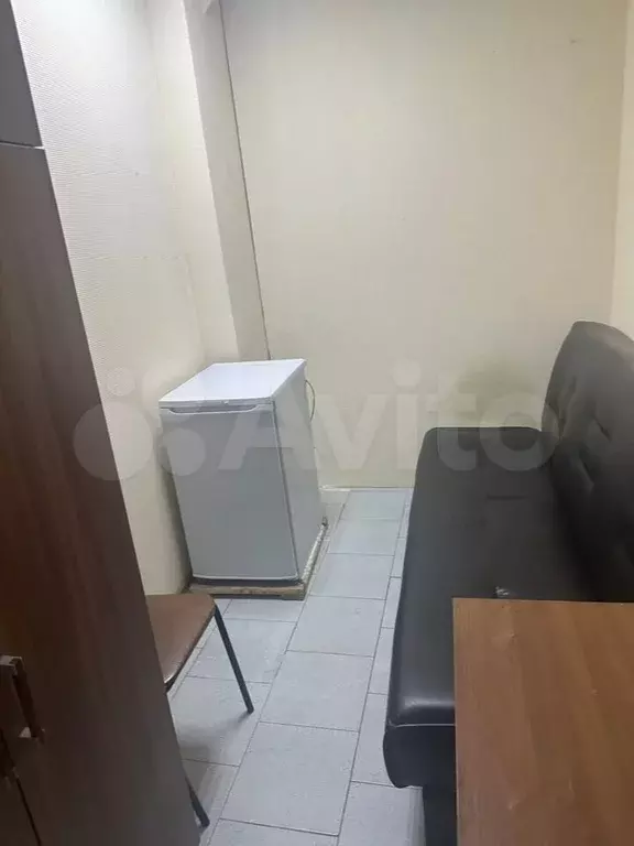 Комната 8 м в 4-к., 2/4 эт. - Фото 0