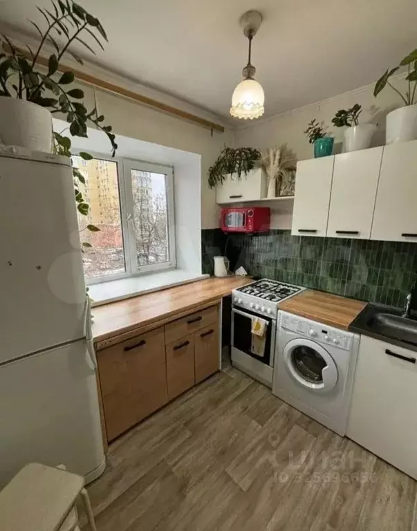 2-к кв. Тюменская область, Тюмень ул. Орджоникидзе, 62 (45.0 м) - Фото 1