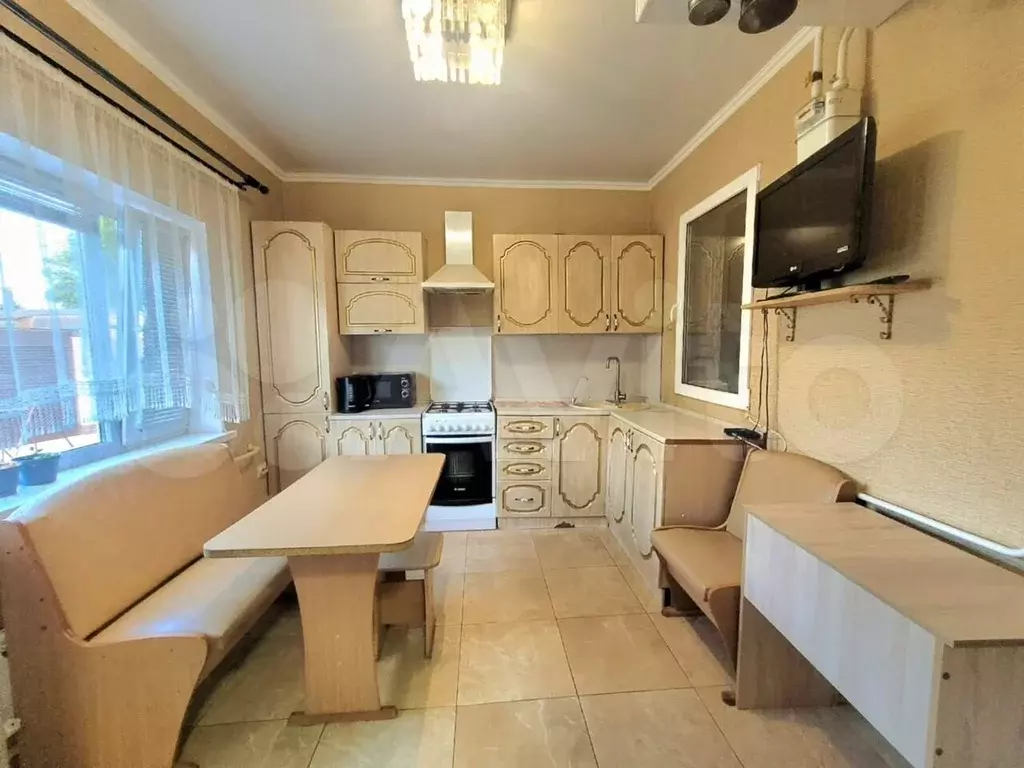 4-к. квартира, 65 м, 1/1 эт. - Фото 1