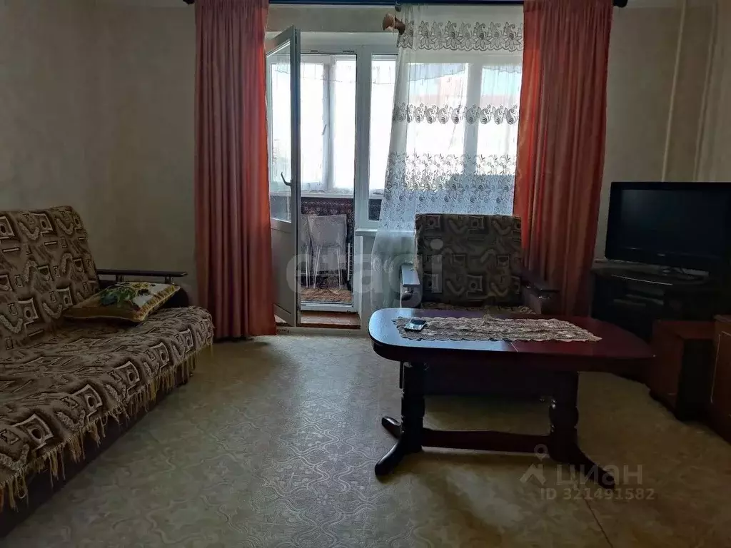 3-к кв. Псковская область, Псков ул. Ижорского Батальона, 43 (70.2 м) - Фото 1