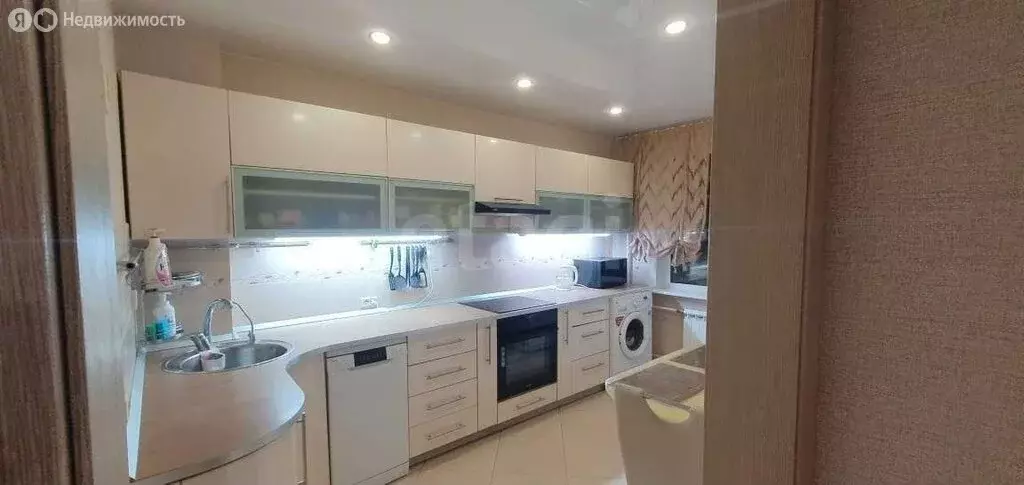 3-комнатная квартира: Киров, проспект Строителей, 5 (66.4 м) - Фото 0