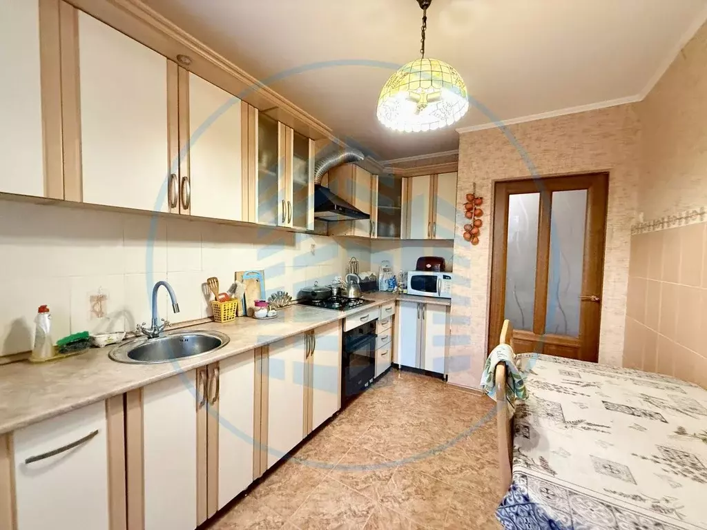 3-к кв. Ставропольский край, Ессентуки ул. Урицкого, 8 (71.4 м) - Фото 1