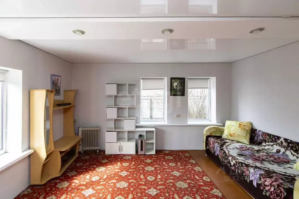 Дом в Тюменская область, Ялуторовский муниципальный округ, с. Беркут  ... - Фото 1