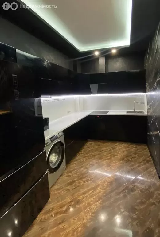 Квартира-студия: Волгоград, улица Глазкова, 23 (52 м) - Фото 1