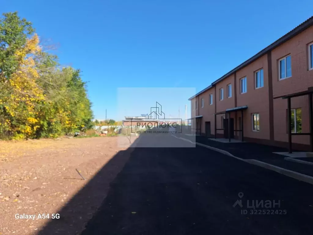 Таунхаус в Челябинская область, Магнитогорск ул. Калмыкова, 56 (150 м) - Фото 2