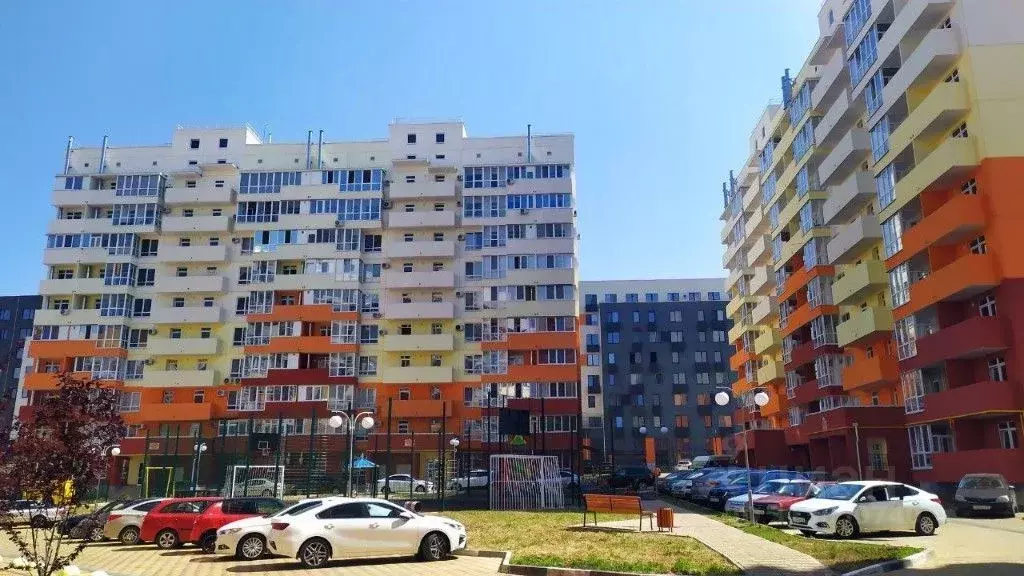 2-к кв. Крым, Симферополь просп. Александра Суворова, 5 (62.0 м) - Фото 0
