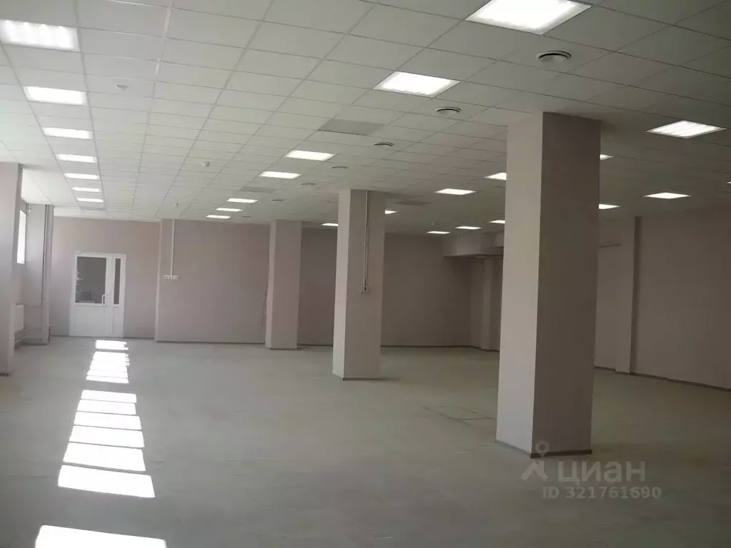 Торговая площадь в Свердловская область, Новоуральск Комсомольская ... - Фото 1