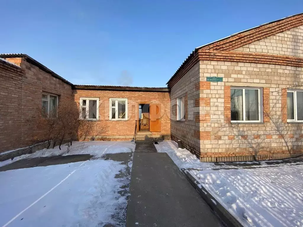 Дом в Хакасия, Черногорск ул. Кошурникова (230 м) - Фото 1