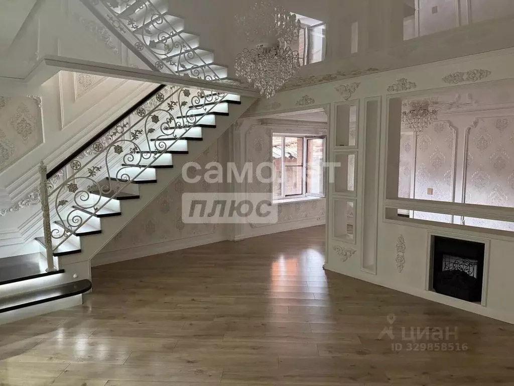 Дом в Омская область, Омск ул. Потанина (225 м) - Фото 1