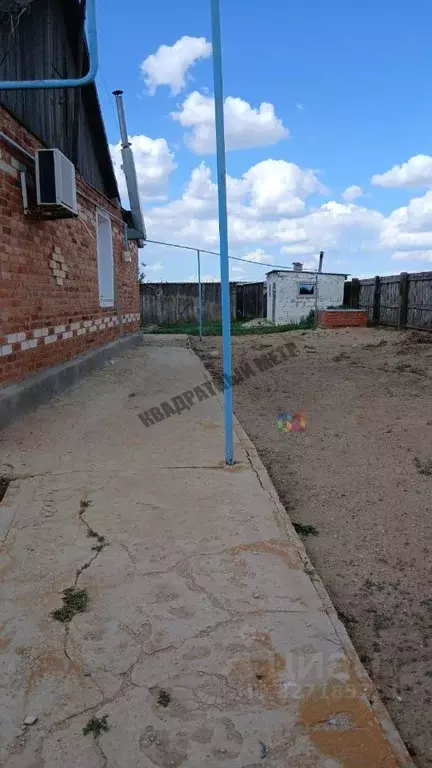 Дом в Калмыкия, Юстинский район, пос. Татал ул. Центральная (76 м) - Фото 2