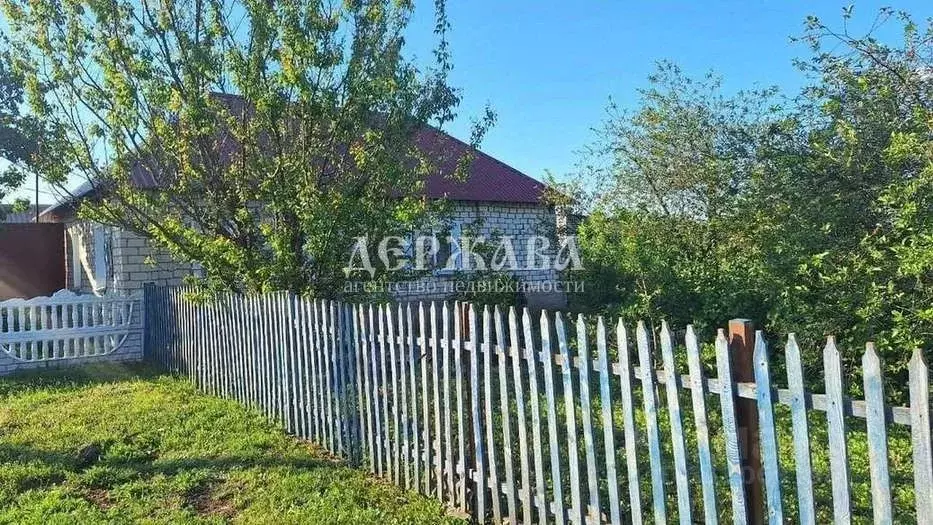 Дом в Белгородская область, Старооскольский городской округ, с. ... - Фото 0