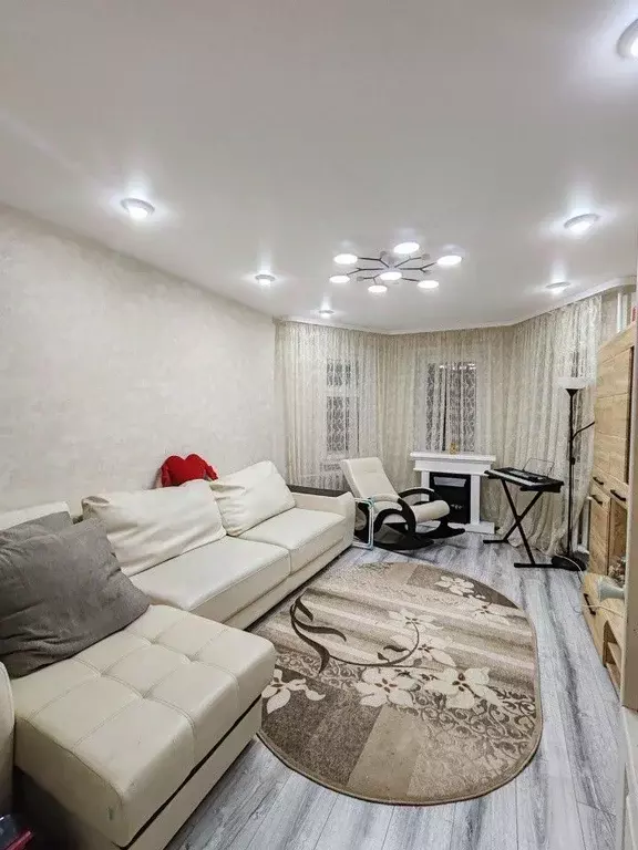 3-к кв. Орловская область, Мценск ул. Машиностроителей, 17/2 (71.9 м) - Фото 1