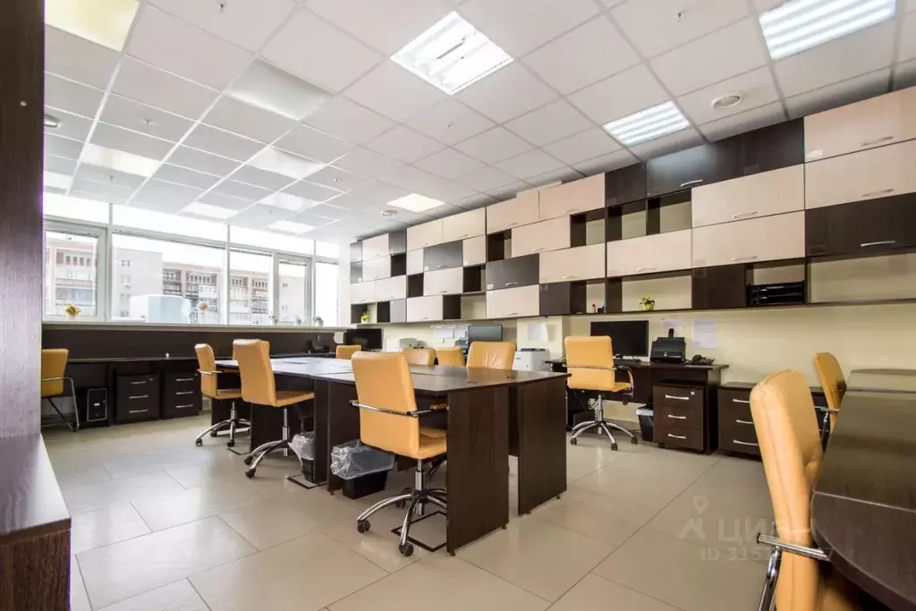 Офис в Свердловская область, Екатеринбург ул. Мамина-Сибиряка, 101 (81 ... - Фото 1