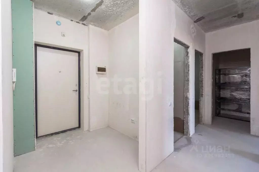 2-к кв. Тюменская область, Тюмень ул. Краснооктябрьская, 8 (70.7 м) - Фото 1