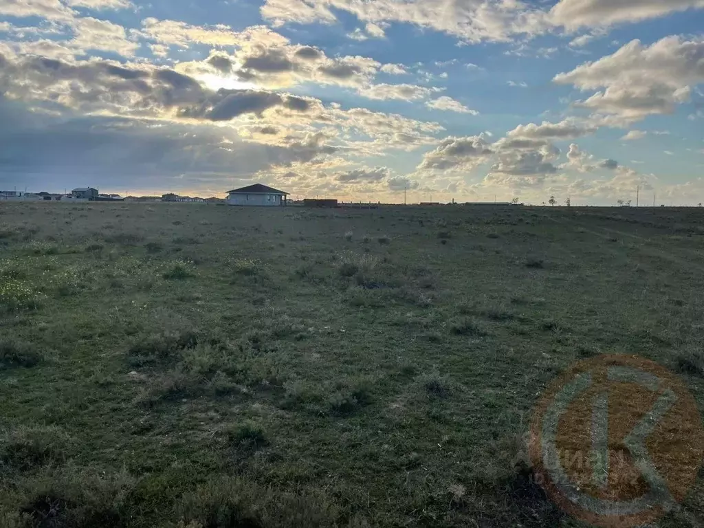 Участок в Крым, Сакский район, с. Уютное  (7.69 сот.) - Фото 1