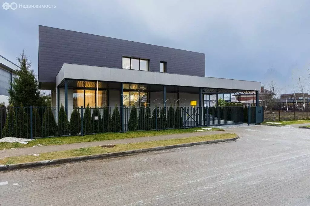 Дом в деревня Покровское, КП Новорижский (305 м) - Фото 1